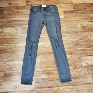 FRAME Size 24 Le Skinny de Jeanne